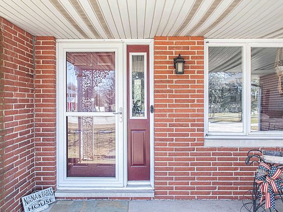 2nd image of 56648 Meadowood Dr