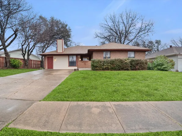 2305 Gilbert Cir, Arlington, TX 76010