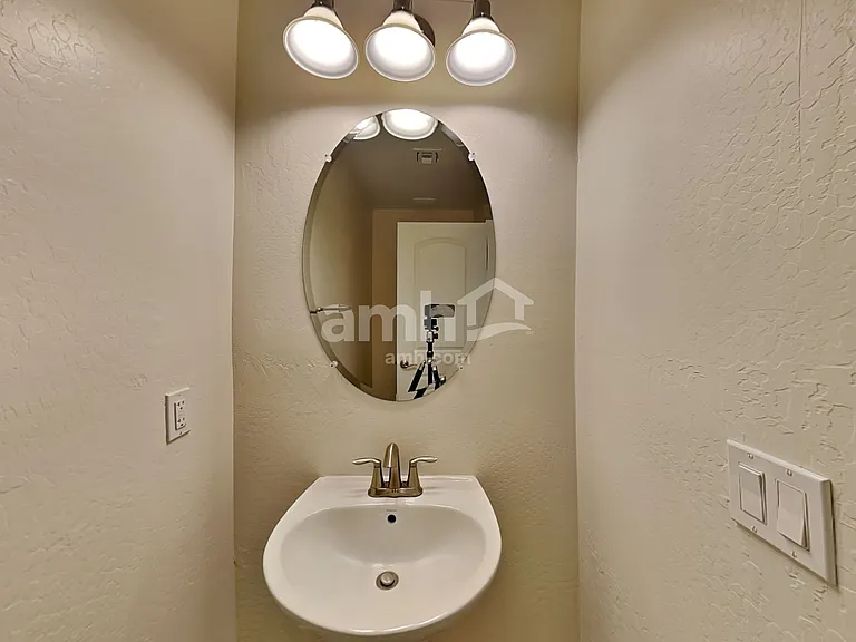 1508 N Banning — Photo 7