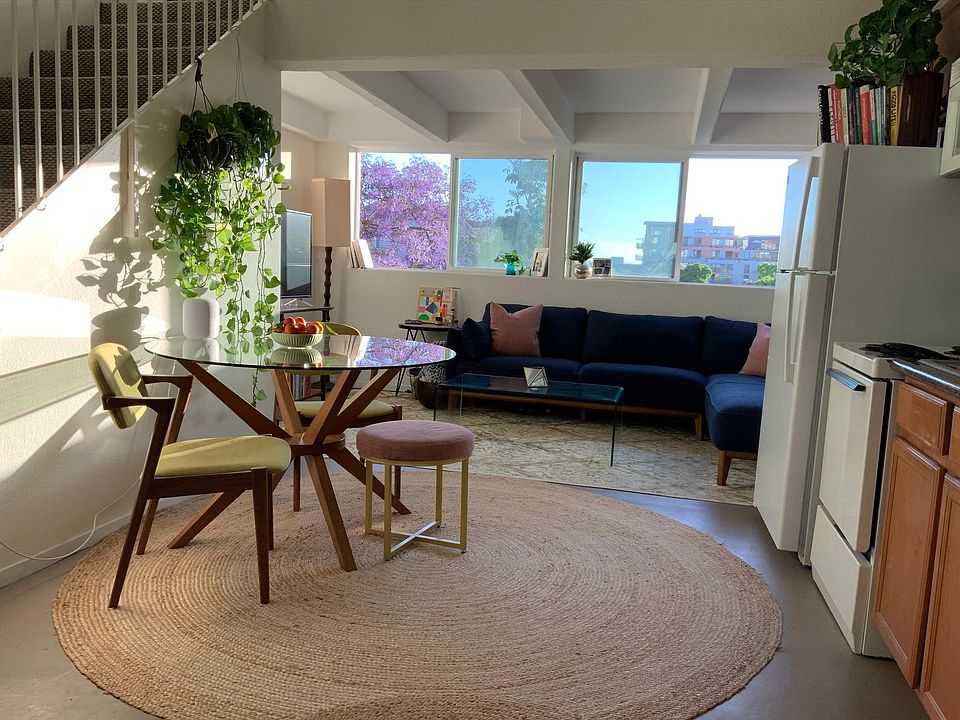 1st image of 1805 Columbia St #102