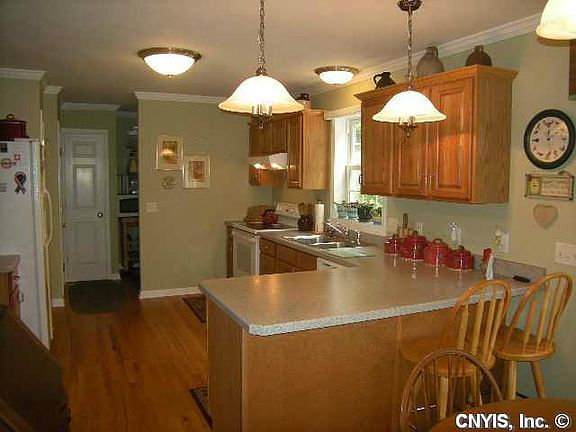 4th image of 17 Kinderwood Dr