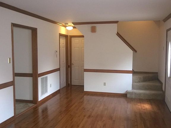 2nd image of 3620 Mineola Dr