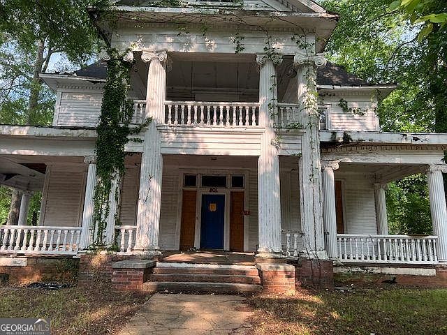 1st image of 801 Maple Ave SW