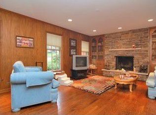 754 Stonegate Dr, Highland Park, IL 60035