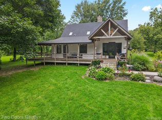 8515 Hough Rd, Almont, MI 48003