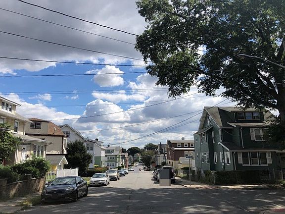 5th image of 81 Wagner Pl