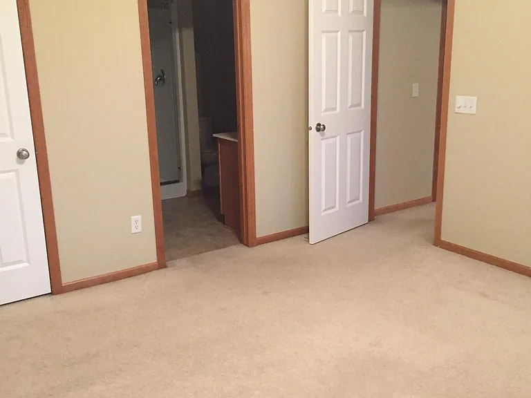 5035 Everest Ln N — Photo 11