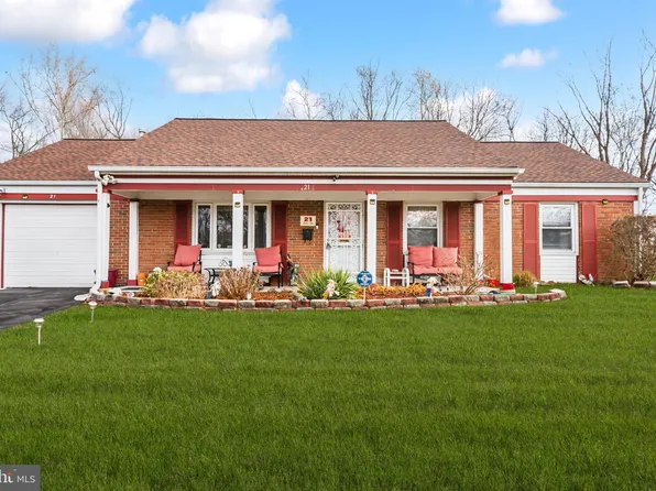 21 Genesee Ln, Willingboro, NJ 08046