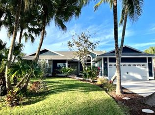 8737 SE Sharon St, Hobe Sound, FL 33455