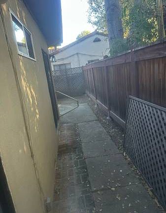 3rd image of 520 Hawthorne Ave #520