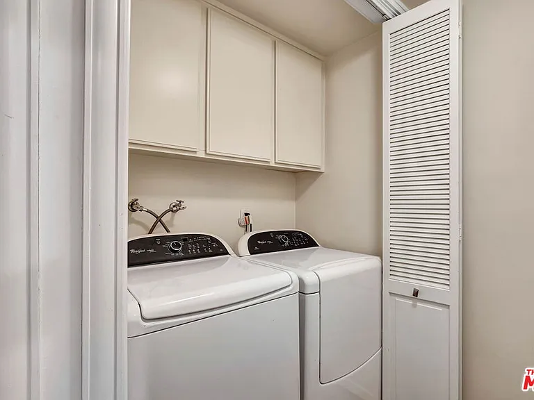 1260 S Beverly Glen Blvd #304 — Photo 33