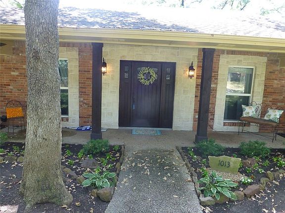5th image of 1013 Overhill Dr