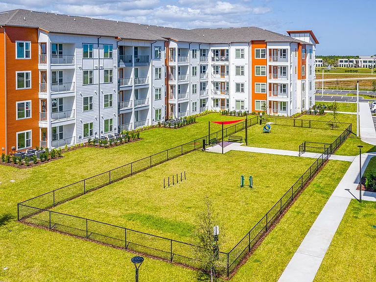 Madison Pointe Apartments — Photo 19
