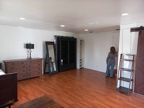 4th image of 668 Carla Ave #2