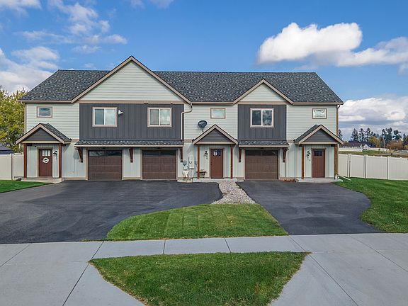 2nd image of 967 N Camas Ln