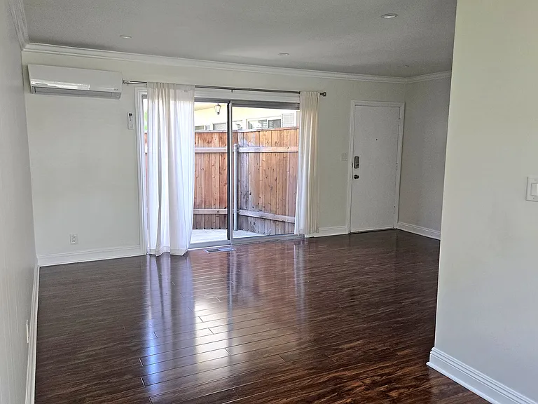 810 Orange Grove Ave #1 — Photo 2