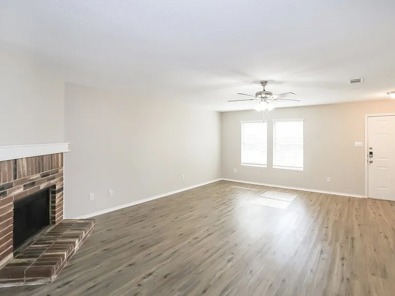 5209 Royal Burgess Dr — Photo 3