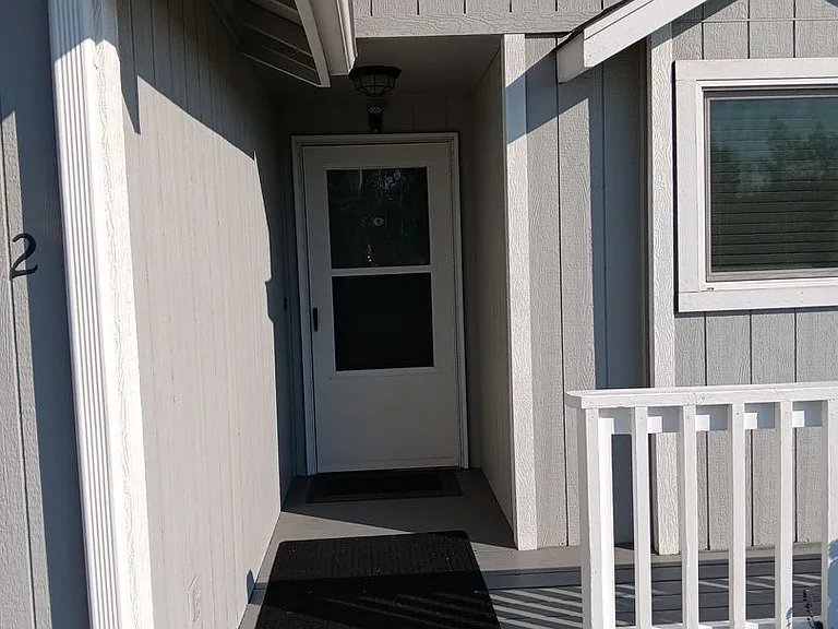 3092 NE Tahoe Ct — Photo 4
