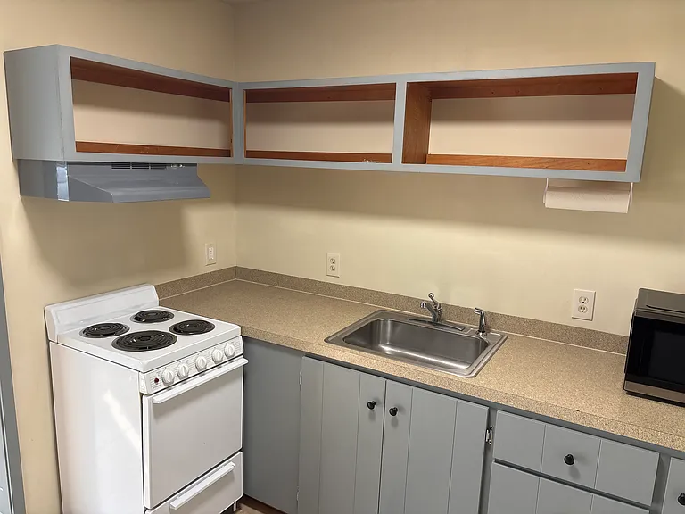 3619 Main St #4 — Photo 3
