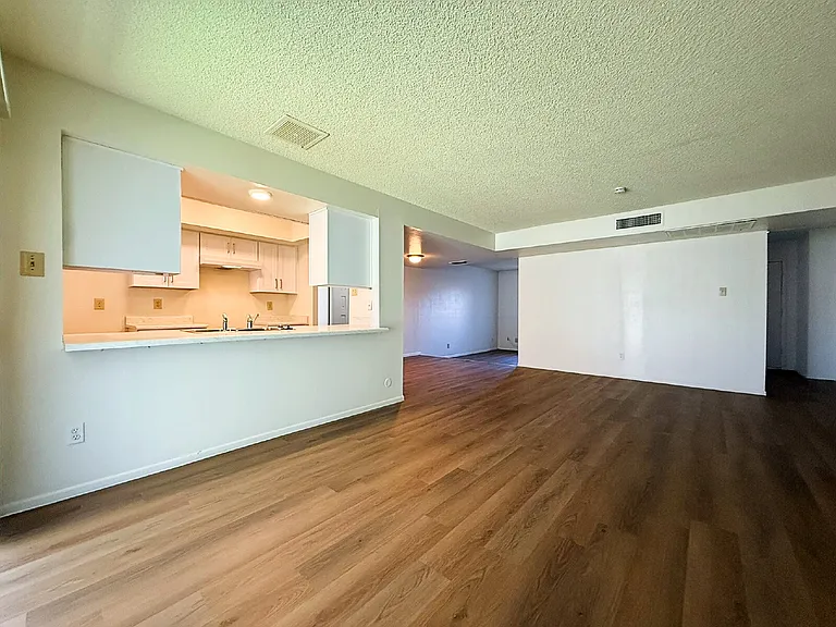 5208 W Calavar Rd — Photo 9