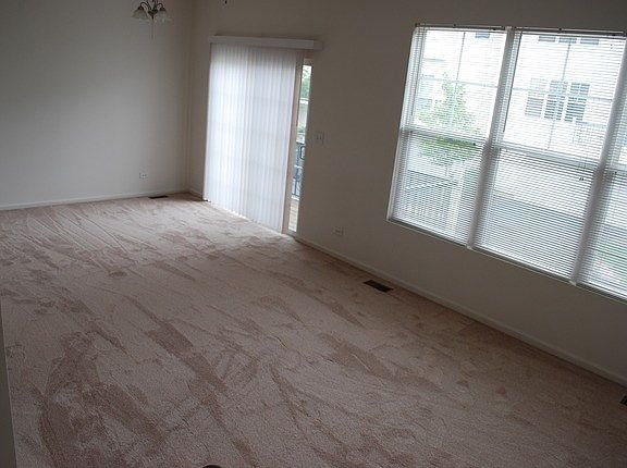5th image of 615 Grosvenor Ln #615