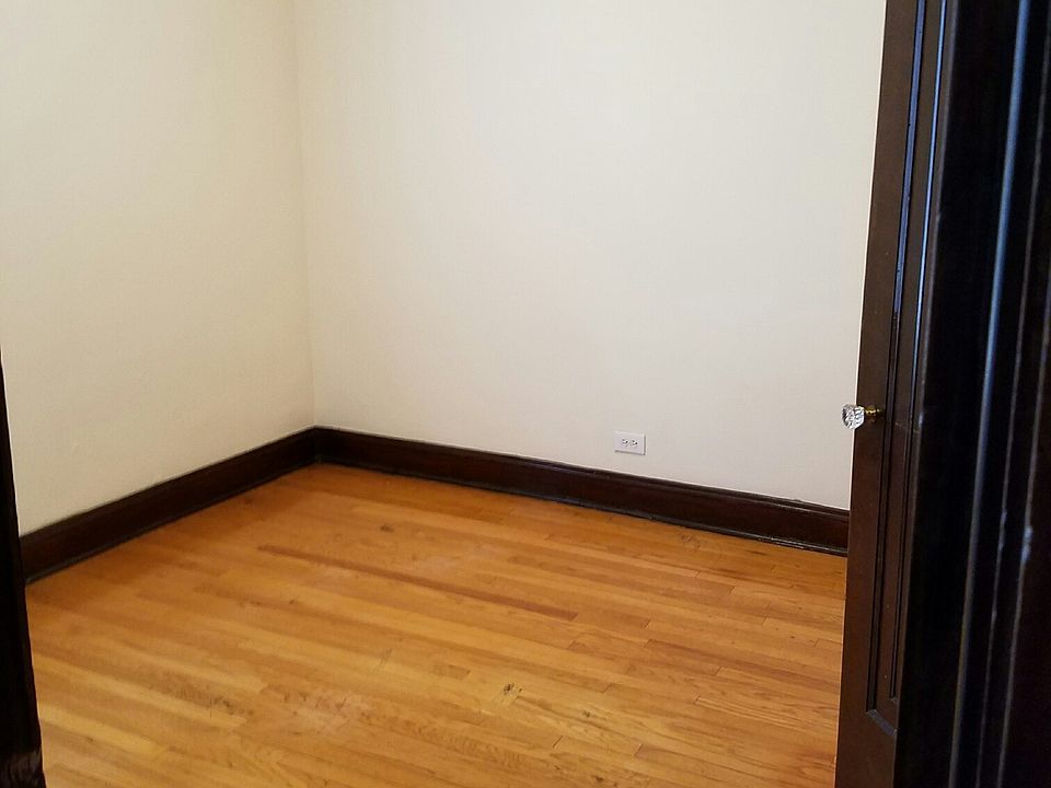 2nd image of 4900 N Whipple St APT 3E