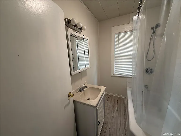 14 Franklindale Ave #B — Photo 6