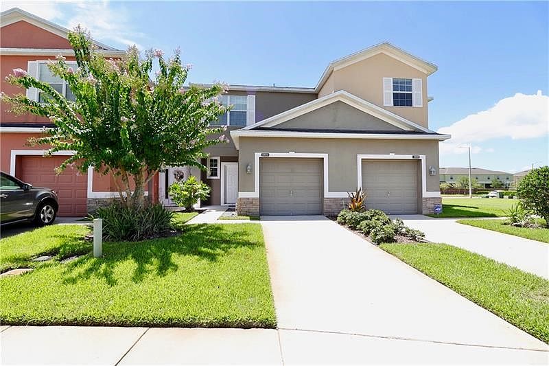 Exterior Front Features long driveway!