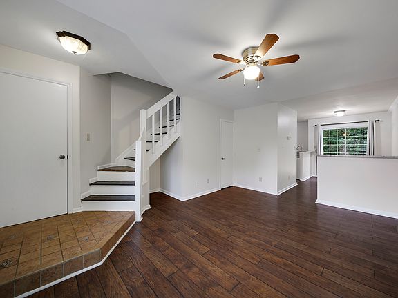 5th image of 8105 Circle Tree Ln