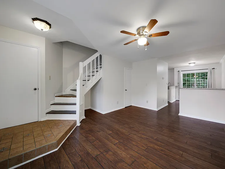 8105 Circle Tree Ln — Photo 5
