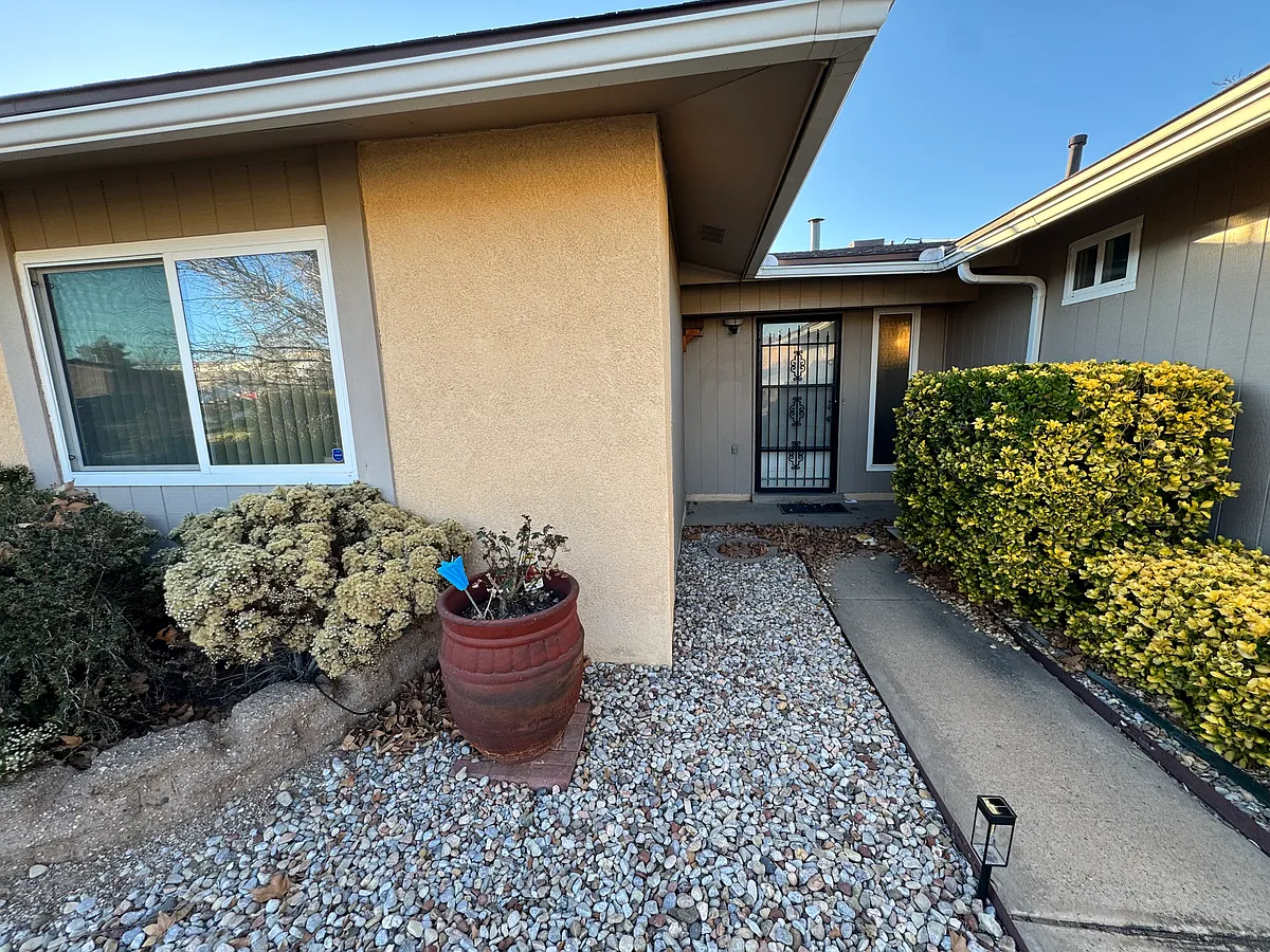 Building Photo - 5031 Goldenthread Dr NE