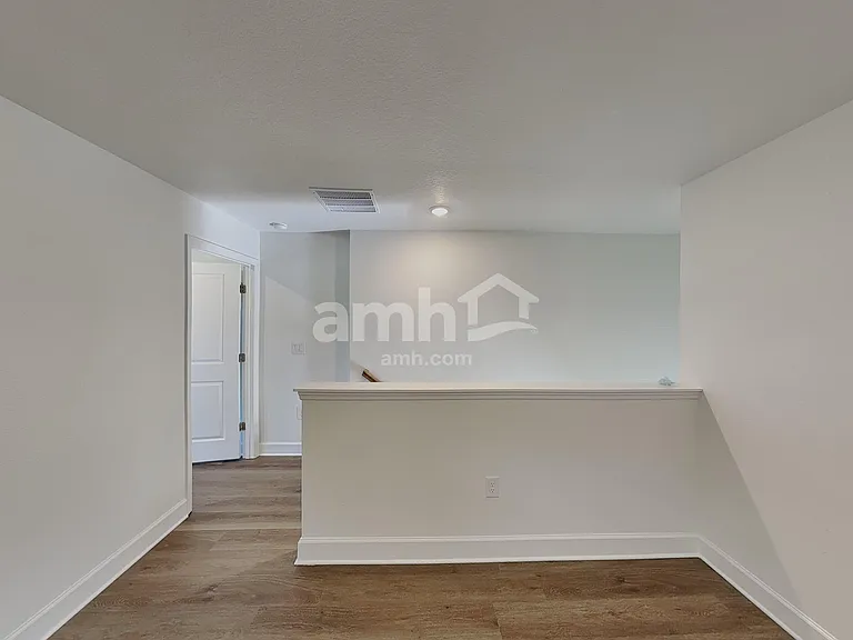 3319 Muscatine Ave — Photo 9