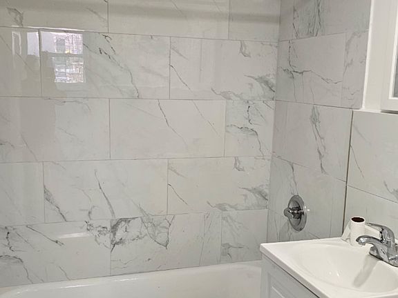 4th image of 20-10 23rd St #4