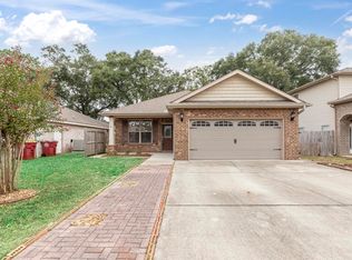 211 January Ct, Crestview, FL 32539