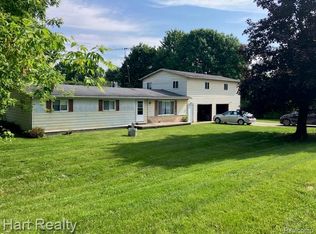 138 W Hunters Creek Rd, Lapeer, MI 48446