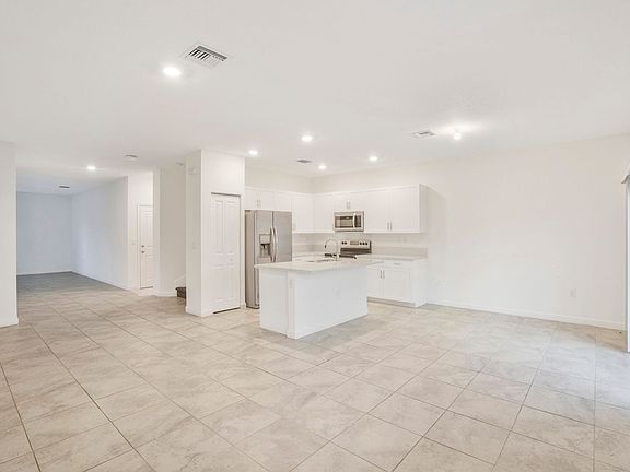 5th image of 20608 NE 2nd Ct