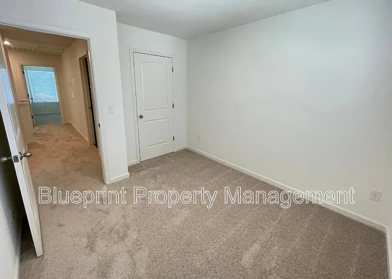 229 Chelsea Park Cir — Photo 8