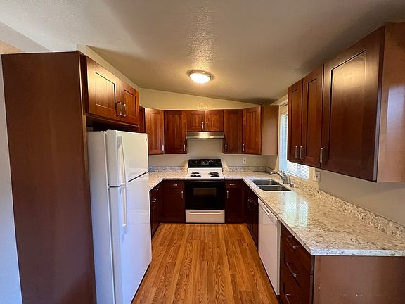 4th image of 9732 NE 138th Pl