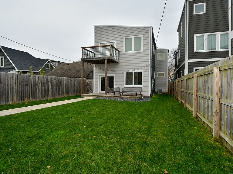 1426 Olive St — Photo 56