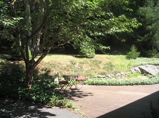 1 Lake Rd, Newtown, CT 06470