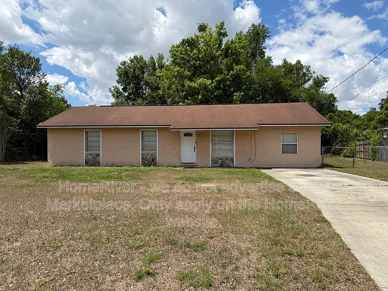 9702 Theresa Cir — Photo 1