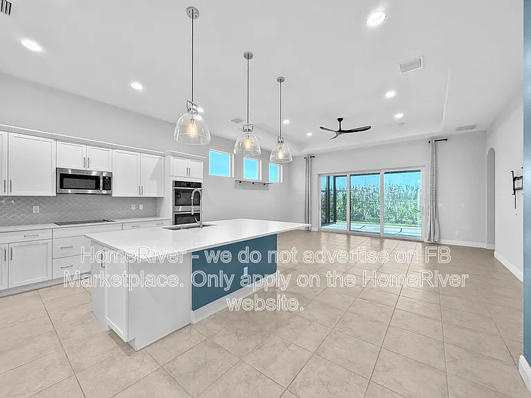 12482 SW Sunrise Lake Ter — Photo 5