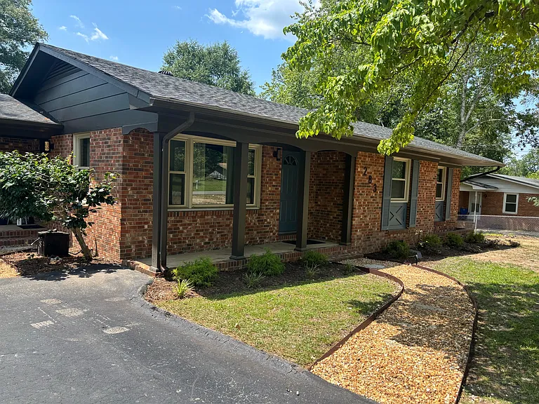 283 Channing Dr — Photo 2