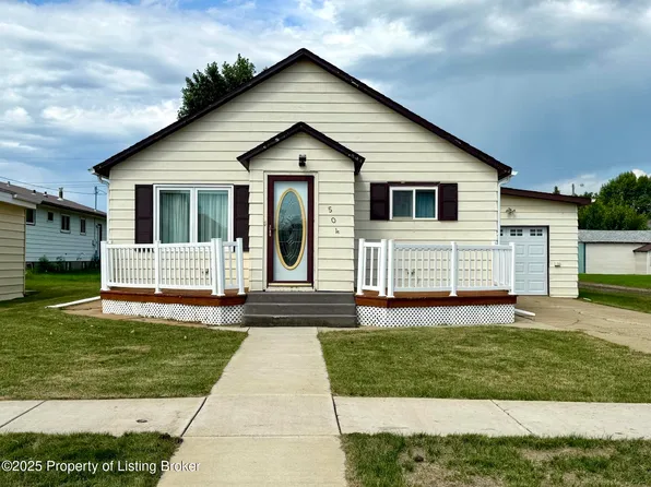 504 Iowa Ave, Mott, ND 58646