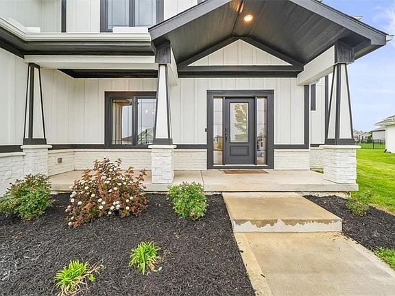 2nd image of 4709 NE Freehold Dr