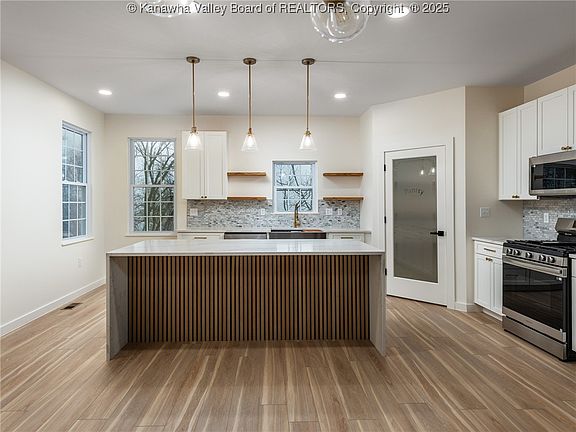 4th image of 2622 Larwood Dr