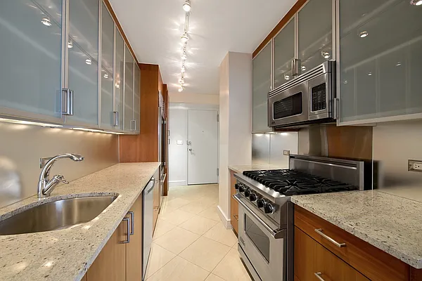 Rented by Nest Seekers International | media 13