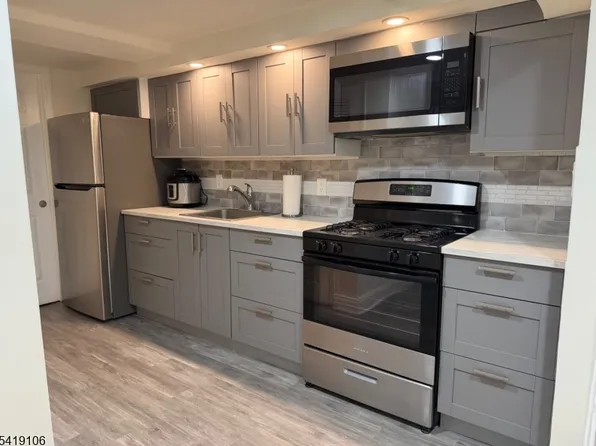 7810 3rd Ave, North Bergen, NJ 07047