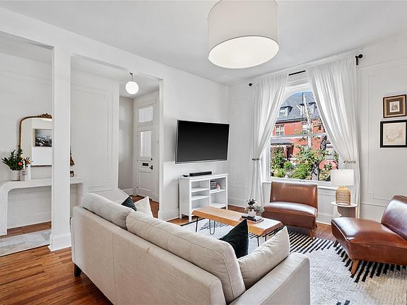 5th image of 3810 Botanical Ave