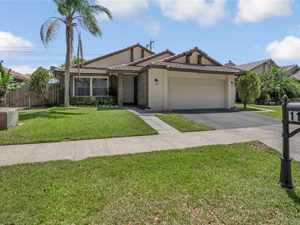 11580 S Quayside Dr, Cooper City, FL 33026